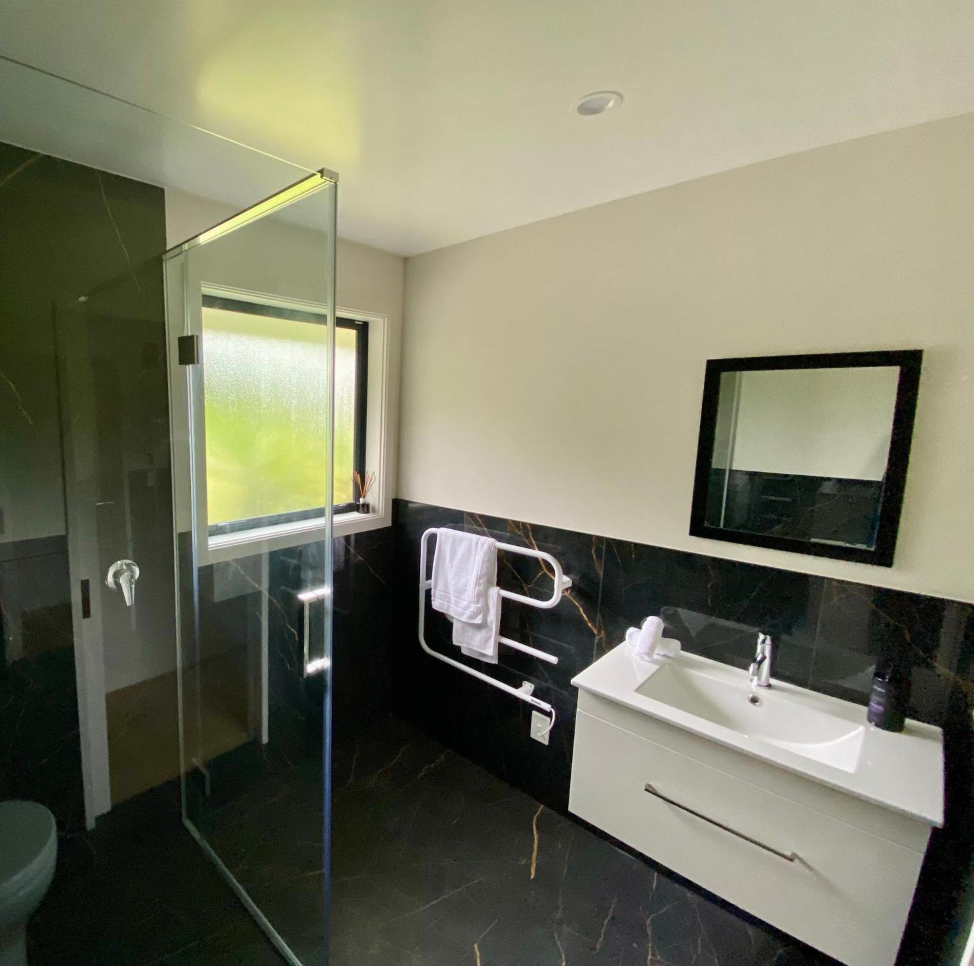 Ocean & Mountain Views - Kaikoura Exterior foto